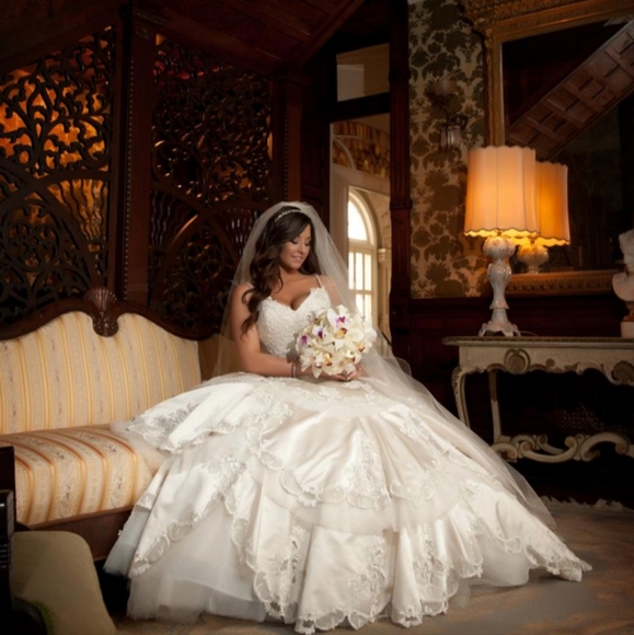 Eve of Milady gown for sale - Picture 2 of 4